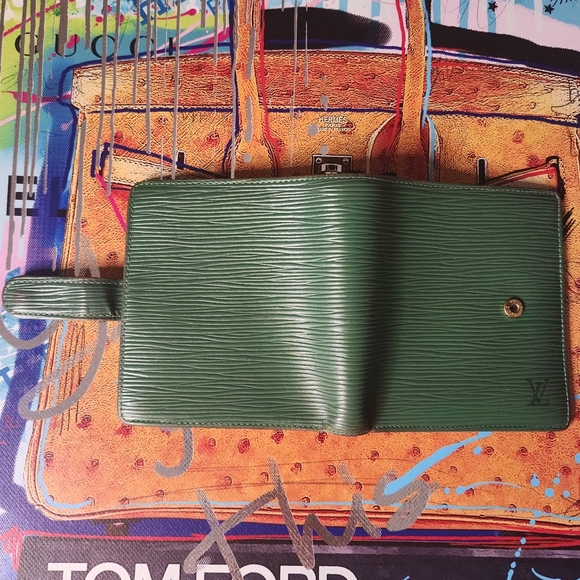 Green Louis Vuitton Epi Snap Wallet - Picture 16 of 16
